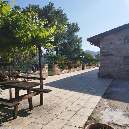 Agriturismo Le Cascine Castel di Tora Exterior photo
