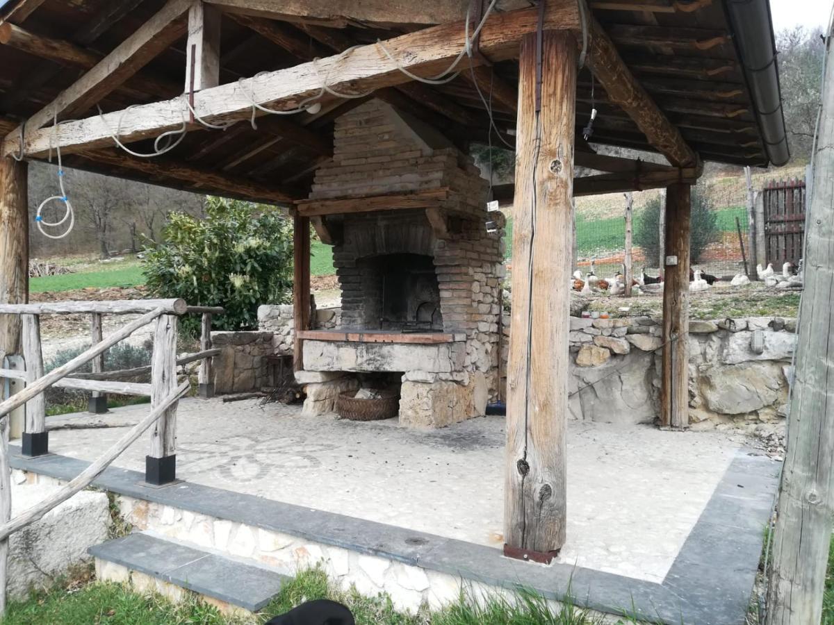 Agriturismo Le Cascine Castel di Tora Exterior photo